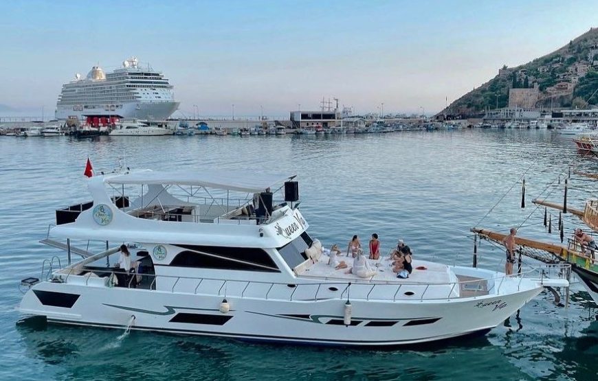 Focus Yacht Rental  Private Yacht Focus Queen Vip